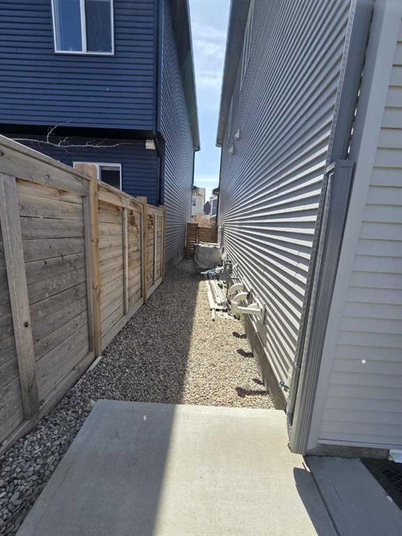 140 Howse Avenue Ne, Calgary, AB - Outdoor With Exterior