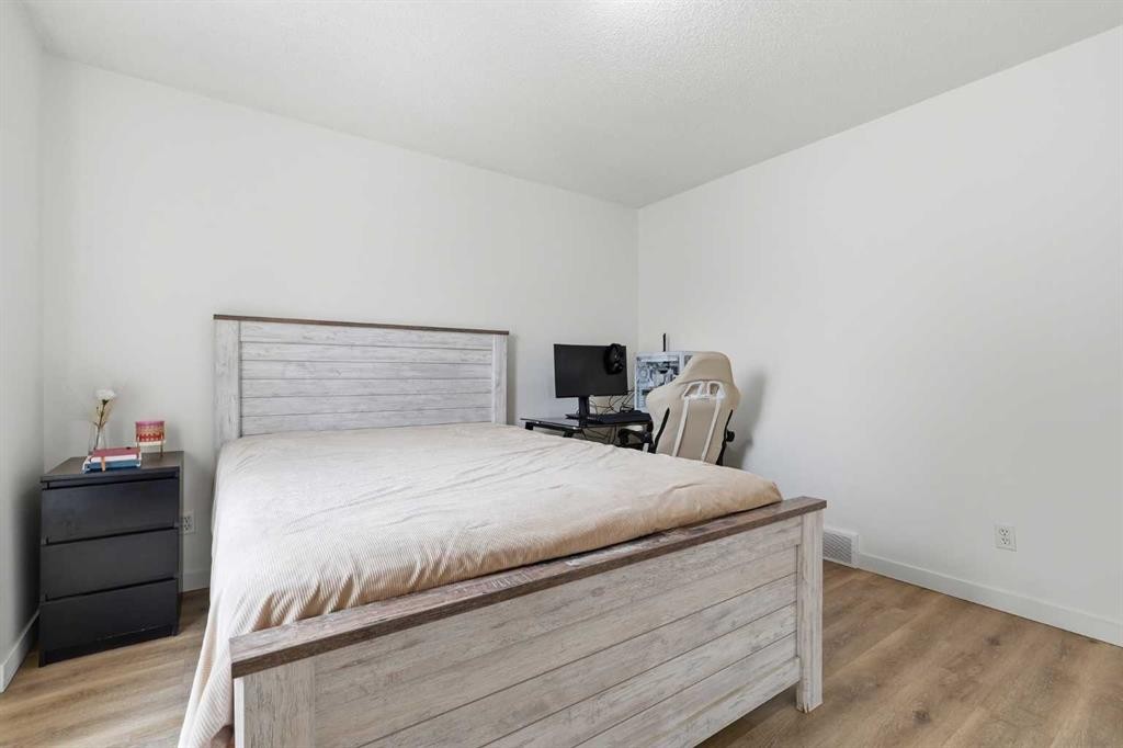 59 Taravista Street Ne, Calgary, AB - Indoor Photo Showing Bedroom
