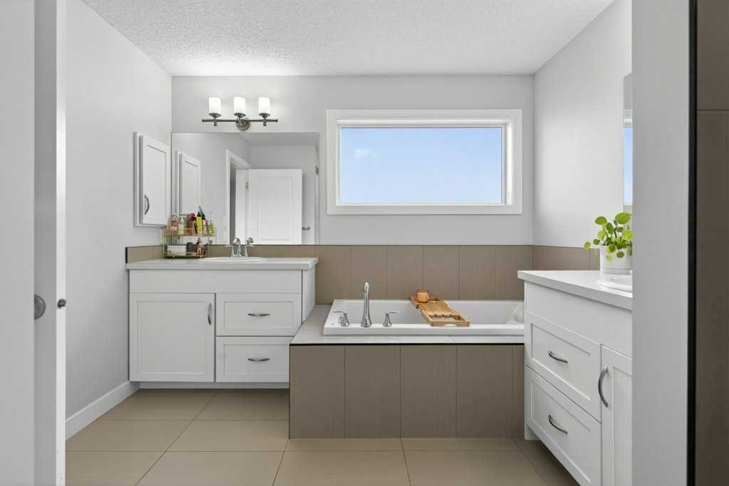 1091 Brightoncrest Green Se, Calgary, AB - Indoor Photo Showing Bathroom