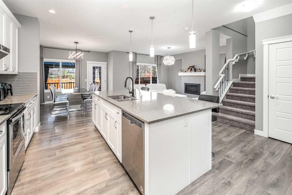 85 Legacy Glen View Se, Calgary, AB - Indoor Photo Showing Kitchen With Stainless Steel Kitchen With Double Sink With Upgraded Kitchen