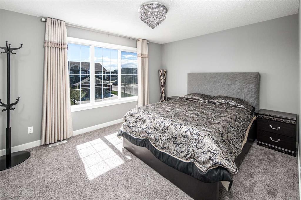 85 Legacy Glen View Se, Calgary, AB - Indoor Photo Showing Bedroom