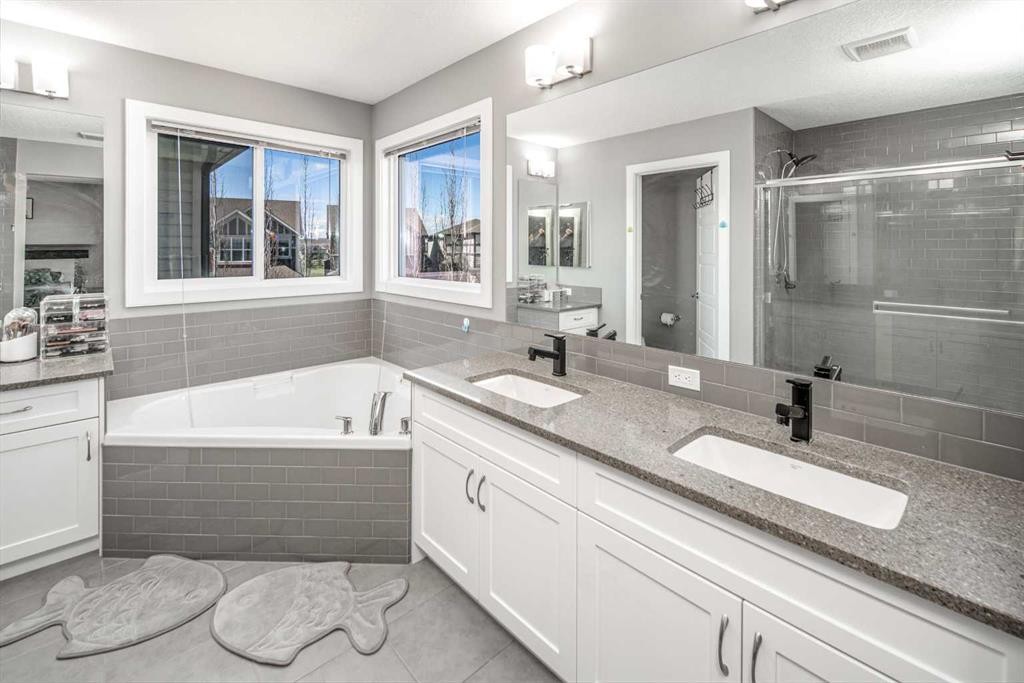 85 Legacy Glen View Se, Calgary, AB - Indoor Photo Showing Bathroom