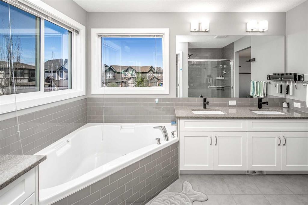 85 Legacy Glen View Se, Calgary, AB - Indoor Photo Showing Bathroom