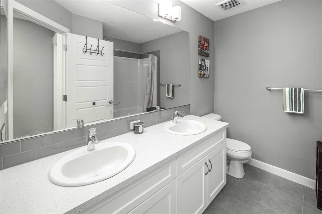 85 Legacy Glen View Se, Calgary, AB - Indoor Photo Showing Bathroom