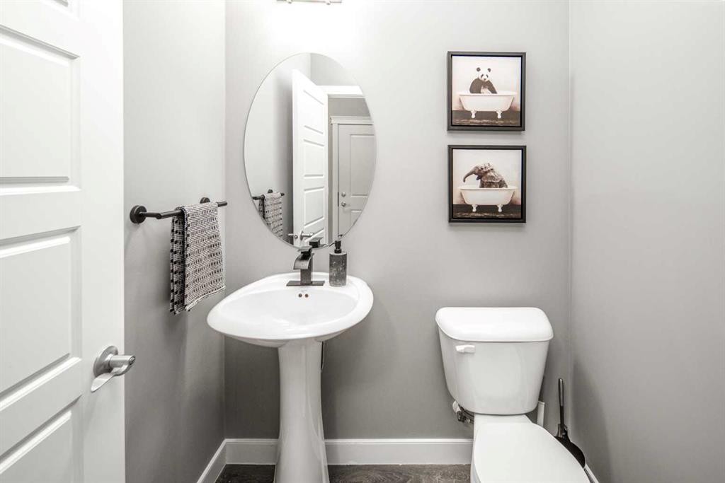 85 Legacy Glen View Se, Calgary, AB - Indoor Photo Showing Bathroom