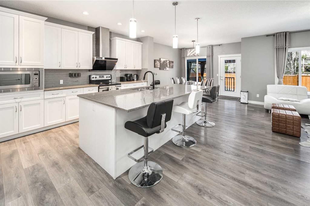 85 Legacy Glen View Se, Calgary, AB - Indoor Photo Showing Kitchen With Upgraded Kitchen