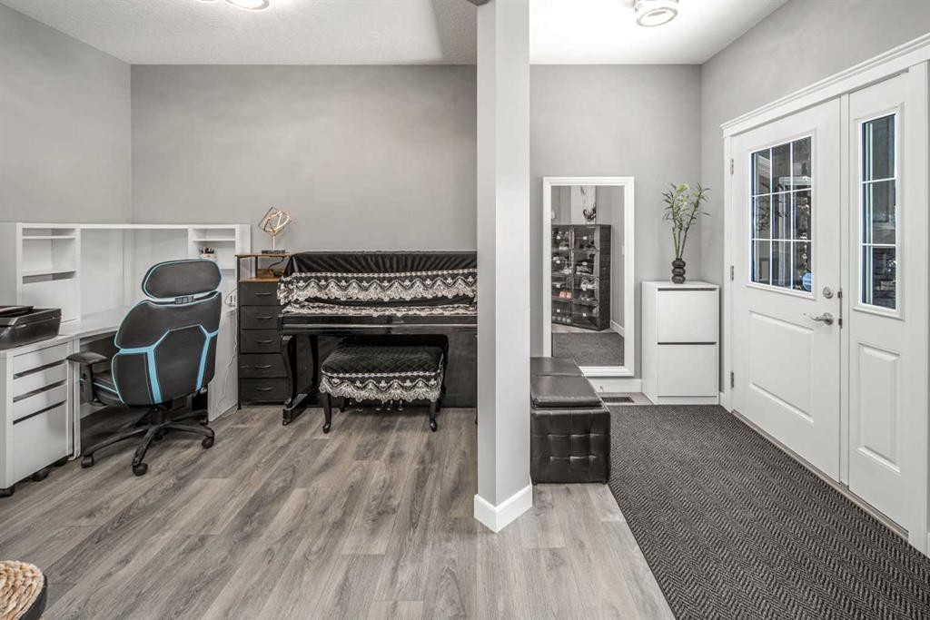 85 Legacy Glen View Se, Calgary, AB - Indoor Photo Showing Office