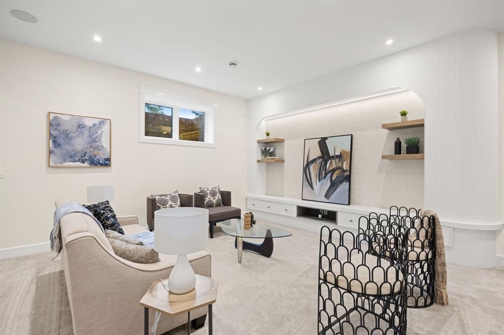 26 Varsplain Place Nw, Calgary, AB