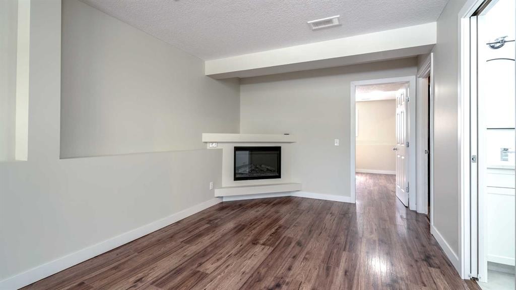 367 Copperfield Heights Se, Calgary, AB - Indoor With Fireplace