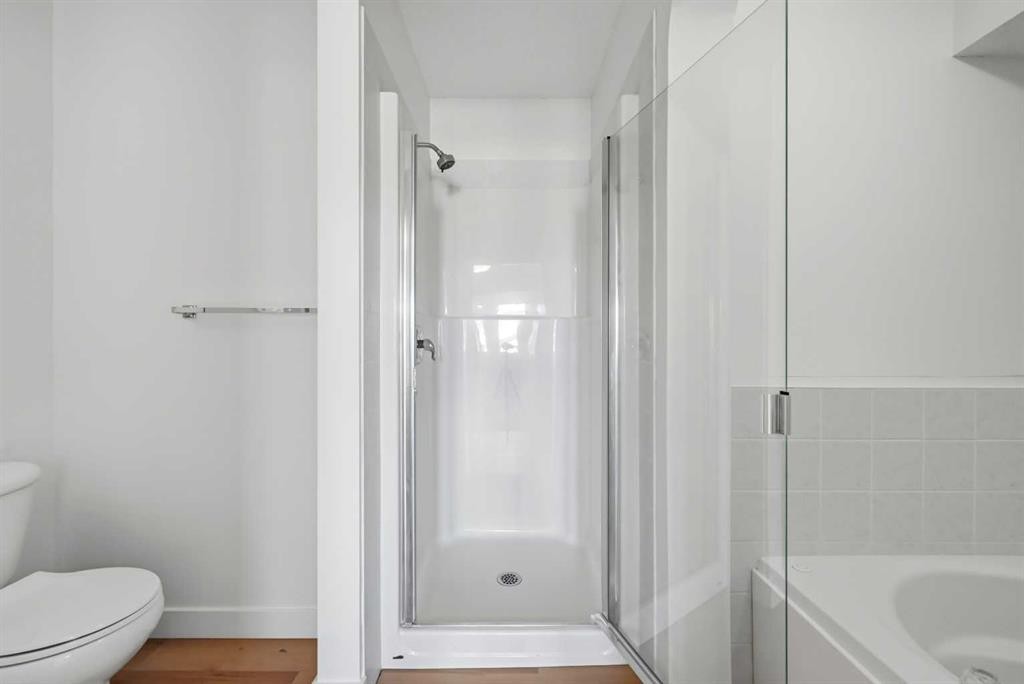 88 Saddletree Close Ne, Calgary, AB - Indoor Photo Showing Bathroom