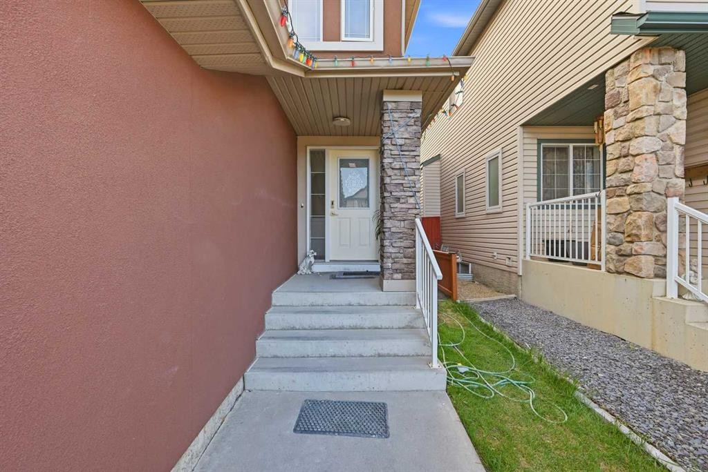 88 Saddletree Close Ne, Calgary, AB - Outdoor