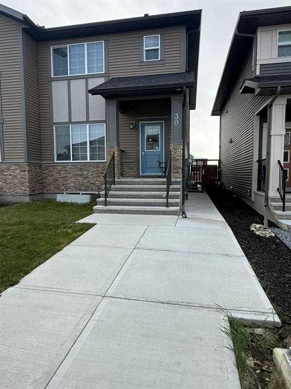 30 Emberside Link, Cochrane, AB - Outdoor