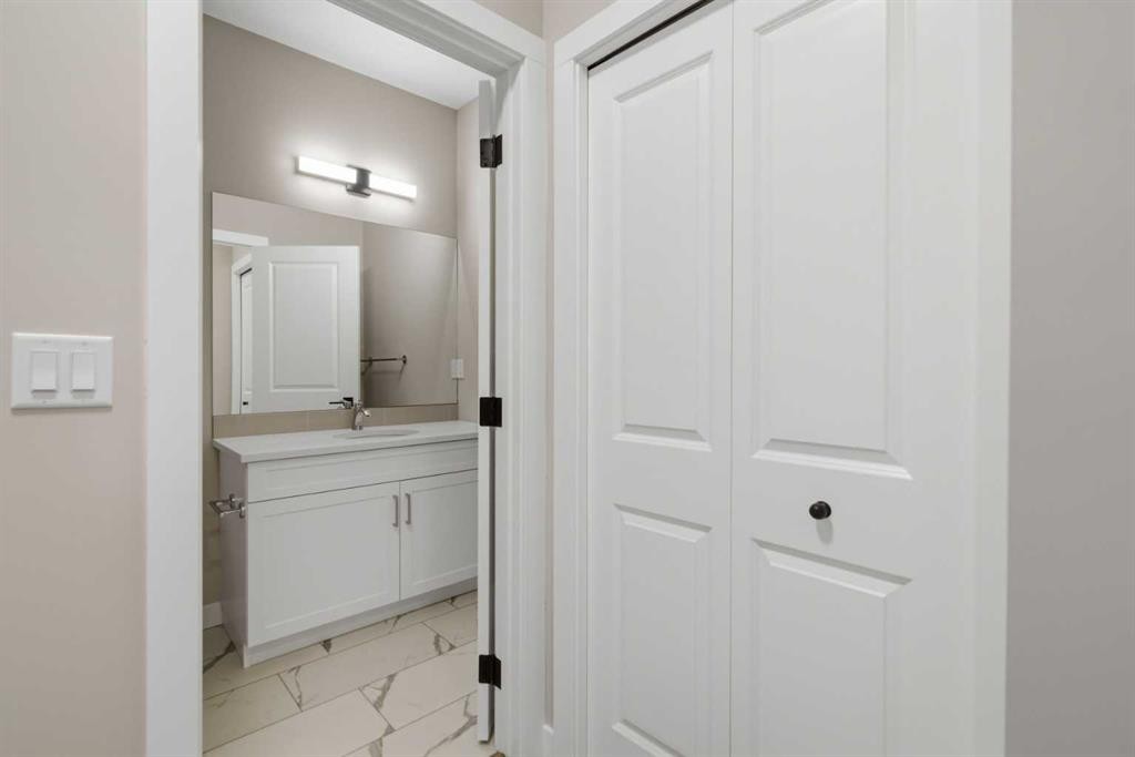 139 Belvedere Crescent Se, Calgary, AB - Indoor Photo Showing Other Room