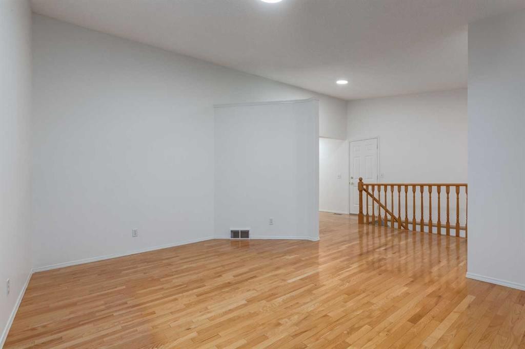 60 Riverview Drive Se, Calgary, AB