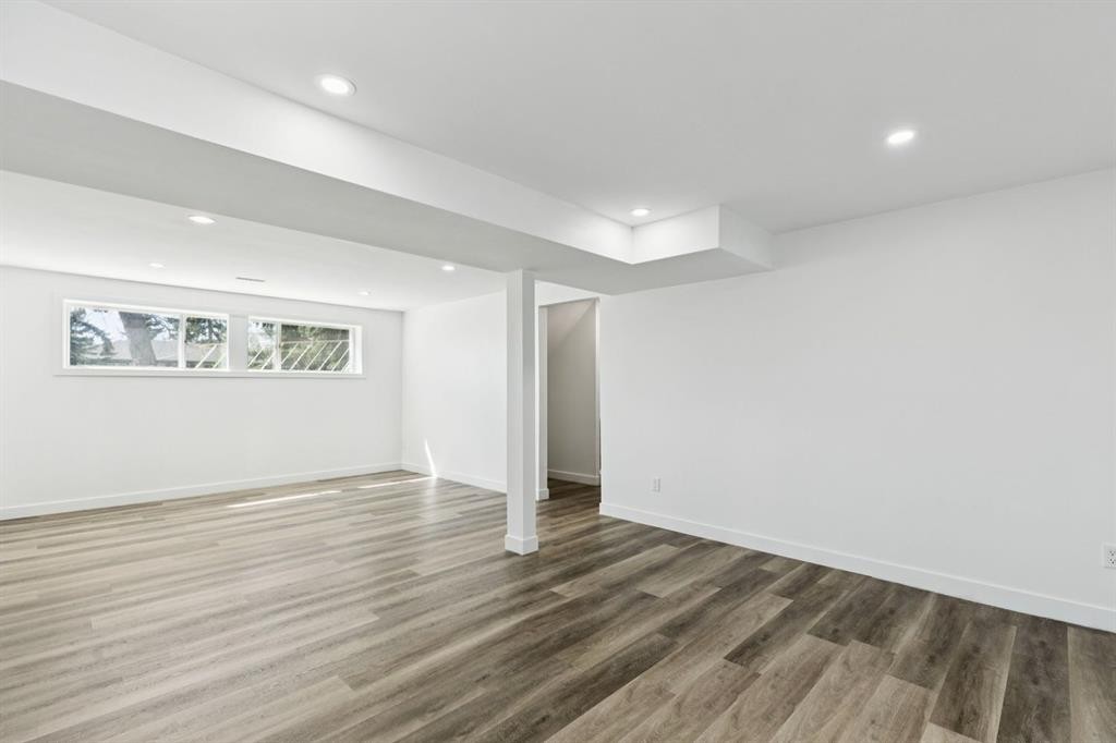 6928 Hunterbow Crescent Nw, Calgary, AB - Indoor Photo Showing Other Room