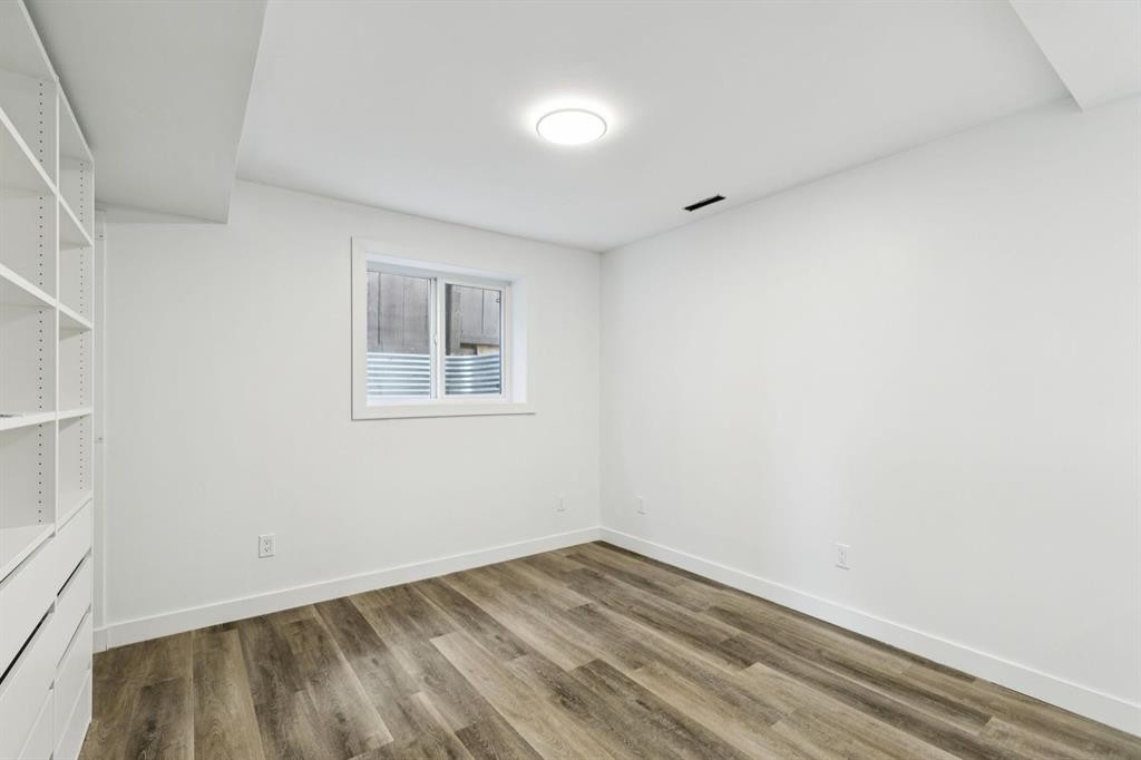 6928 Hunterbow Crescent Nw, Calgary, AB - Indoor Photo Showing Other Room