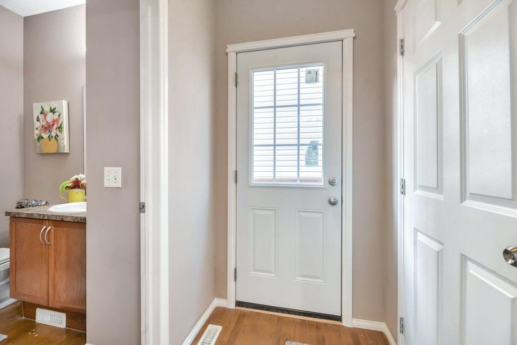 319 Saddlebrook Circle Ne, Calgary, AB - Indoor Photo Showing Other Room