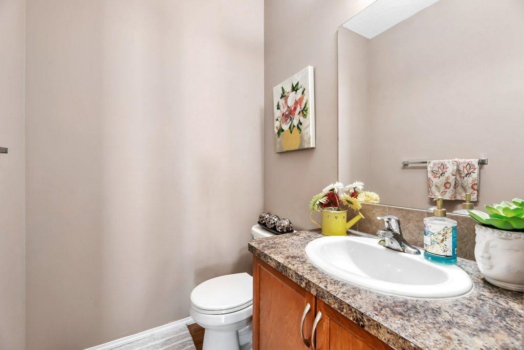 319 Saddlebrook Circle Ne, Calgary, AB - Indoor Photo Showing Bathroom