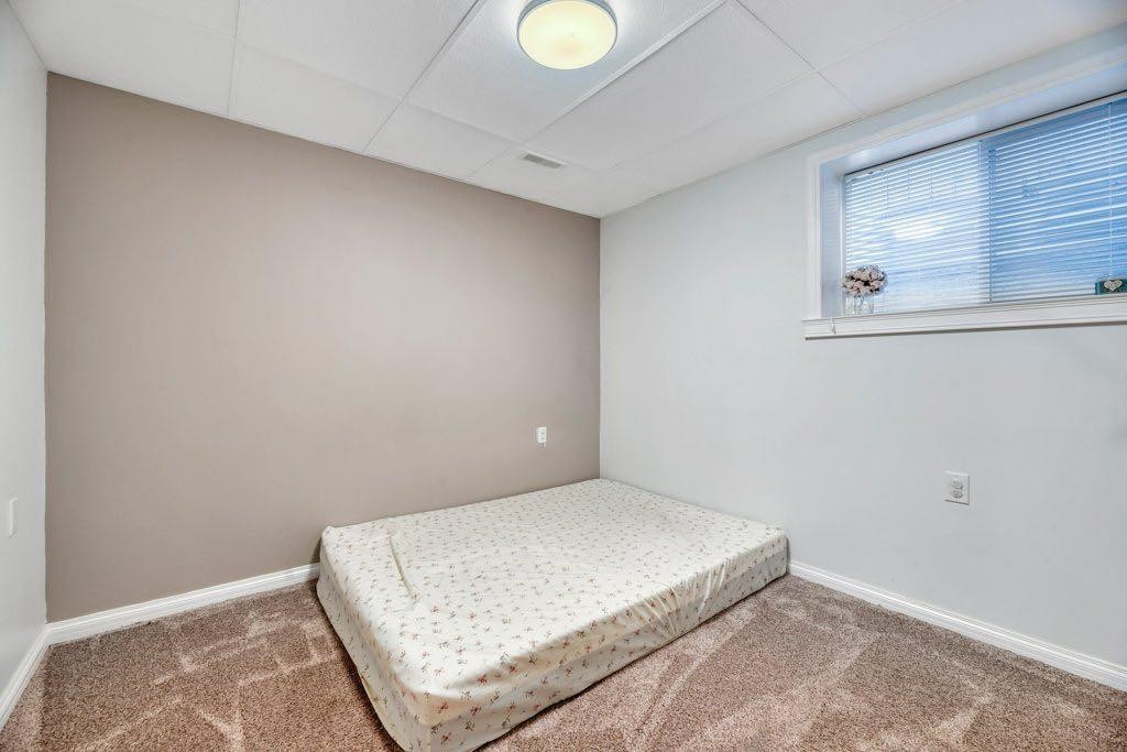 319 Saddlebrook Circle Ne, Calgary, AB - Indoor