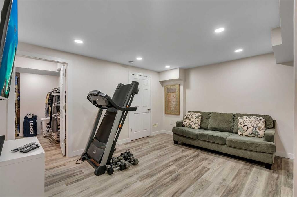 245 Auburn Crest Way Se, Calgary, AB - Indoor Photo Showing Gym Room