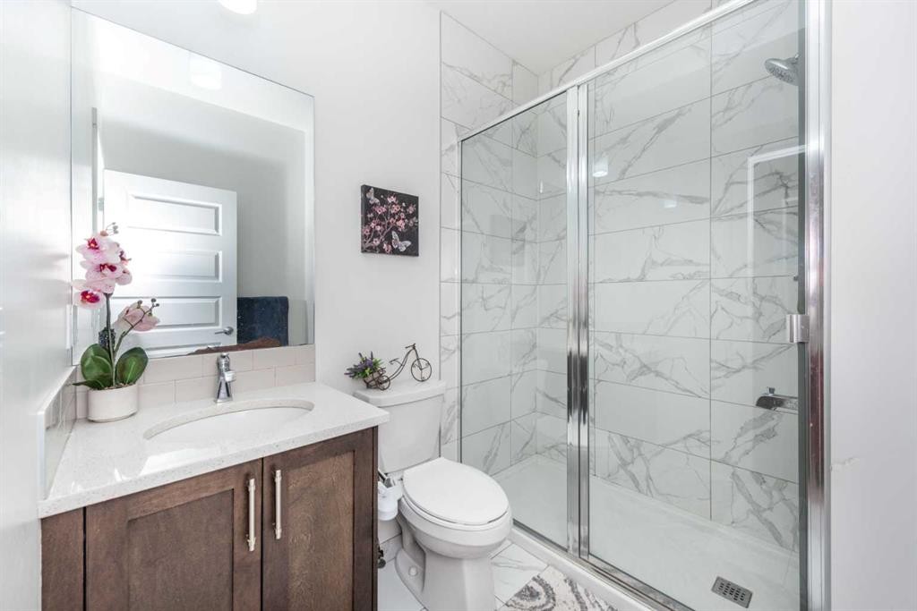 32 Saddlestone Way Ne, Calgary, AB - Indoor Photo Showing Bathroom
