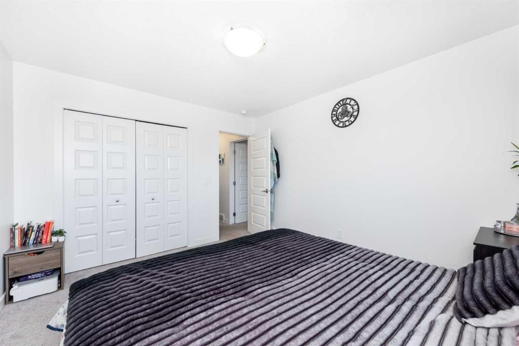 32 Saddlestone Way Ne, Calgary, AB - Indoor Photo Showing Bedroom