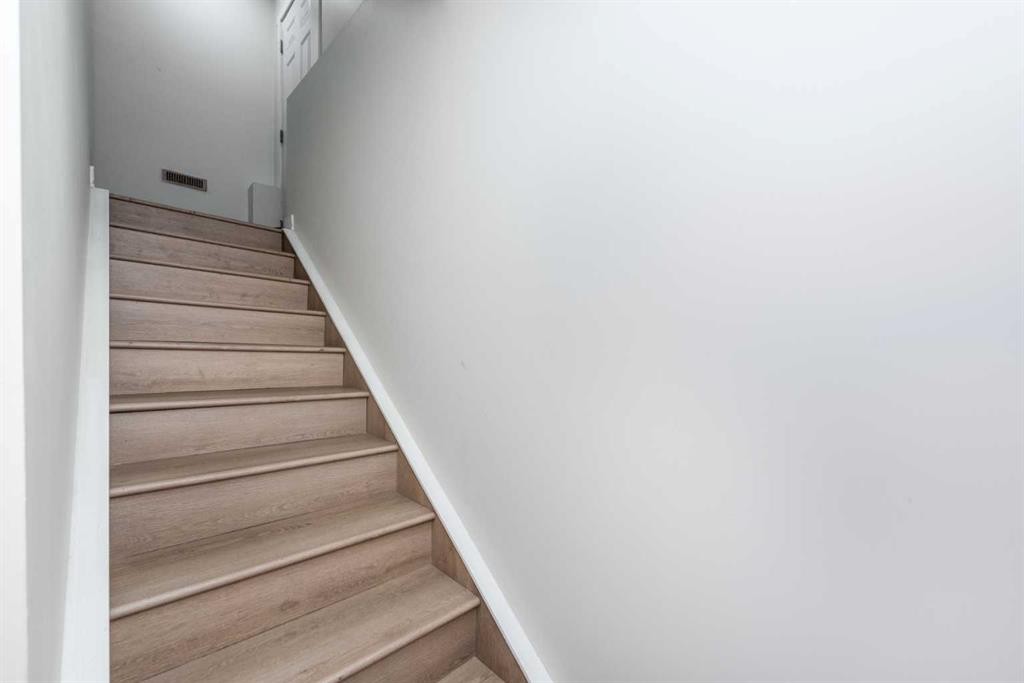 32 Saddlestone Way Ne, Calgary, AB - Indoor Photo Showing Other Room