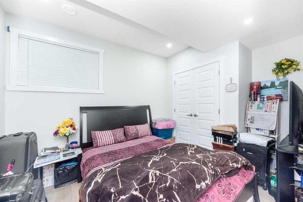 32 Saddlestone Way Ne, Calgary, AB - Indoor Photo Showing Bedroom