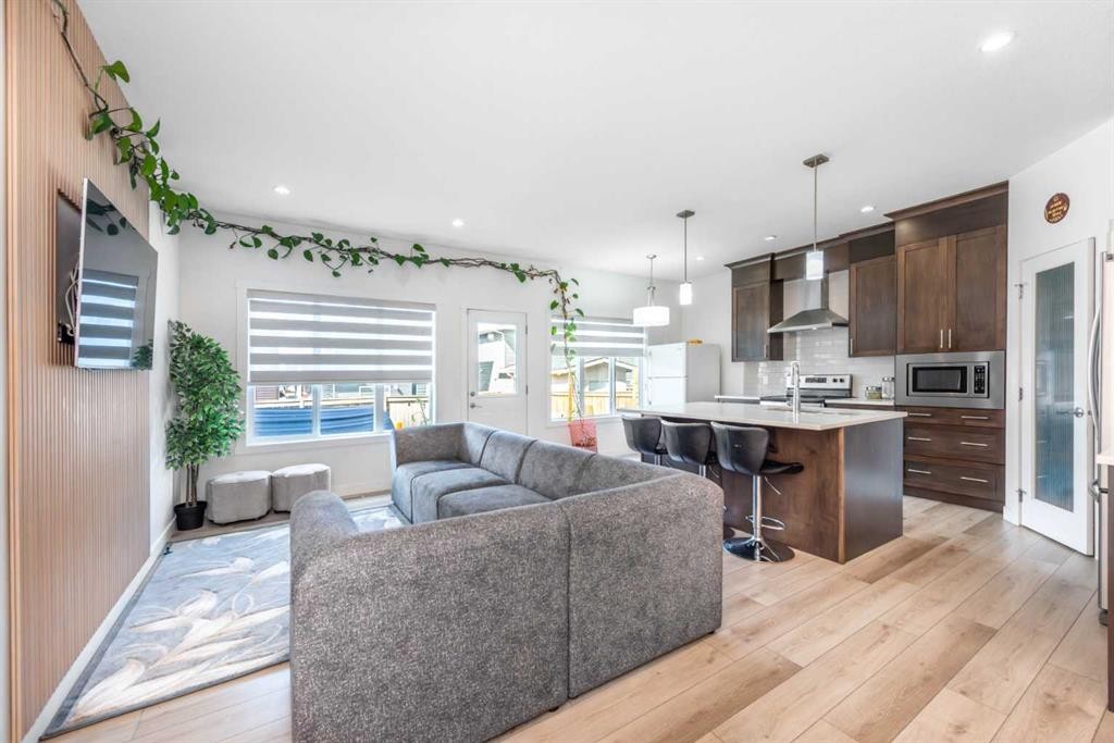 32 Saddlestone Way Ne, Calgary, AB - Indoor