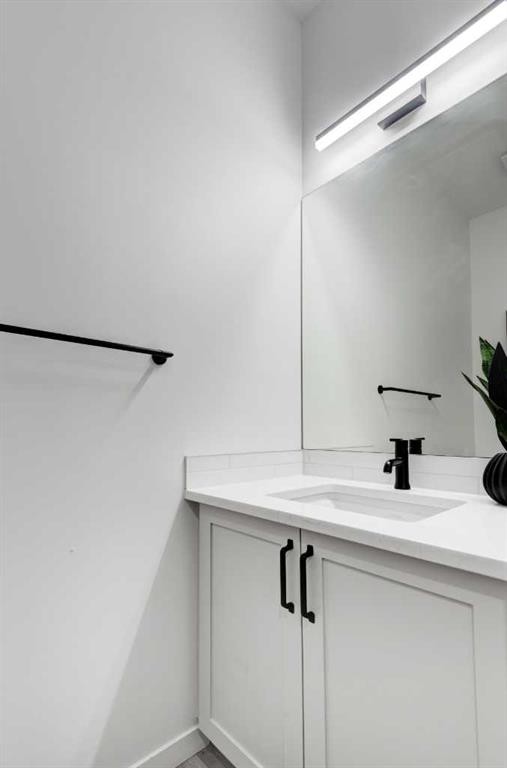 41 Copperhead Road Se, Calgary, AB - Indoor Photo Showing Bathroom
