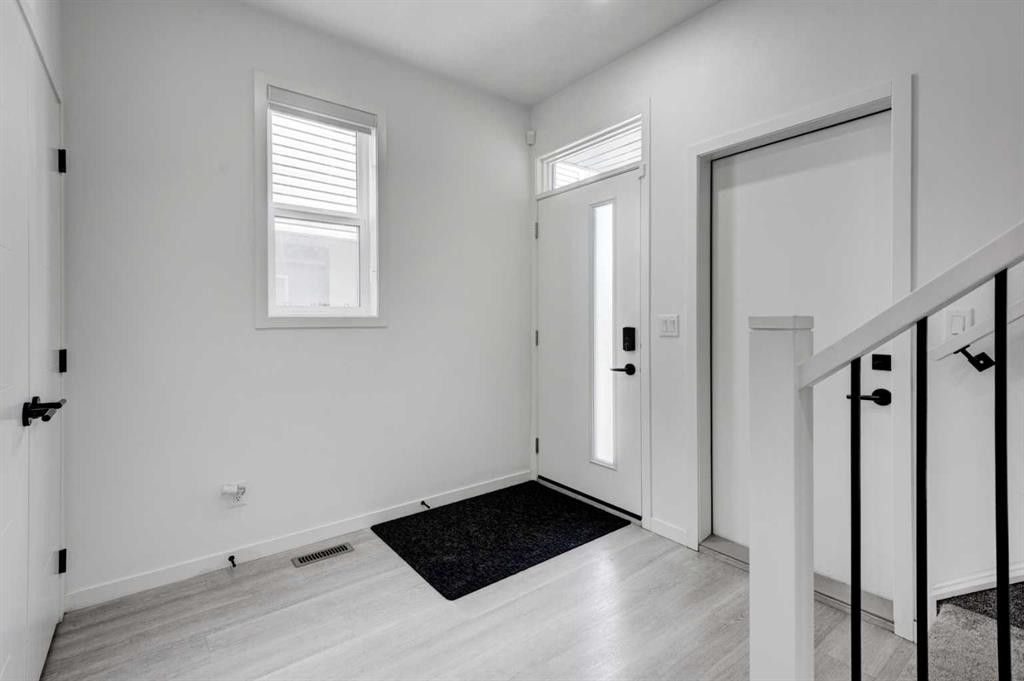 41 Copperhead Road Se, Calgary, AB - Indoor Photo Showing Other Room