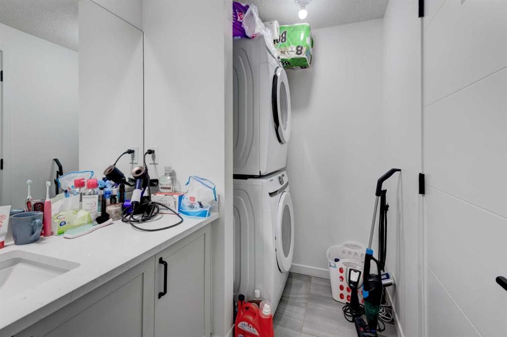 41 Copperhead Road Se, Calgary, AB - Indoor Photo Showing Laundry Room