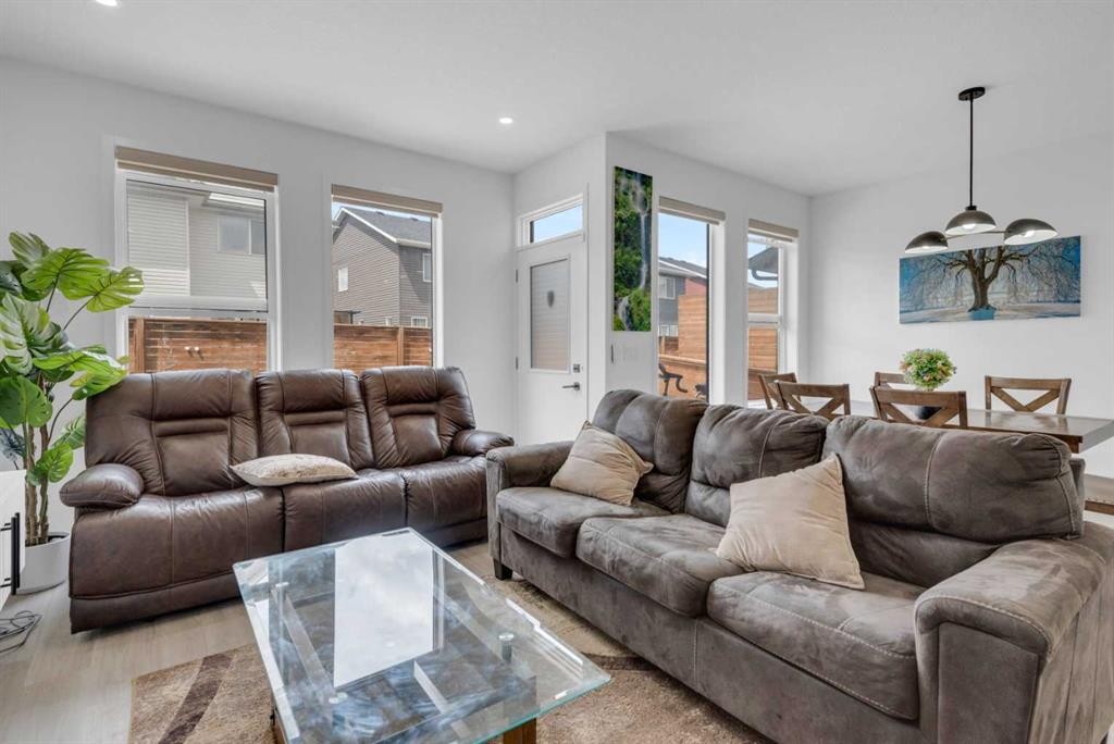 41 Copperhead Road Se, Calgary, AB - Indoor Photo Showing Living Room