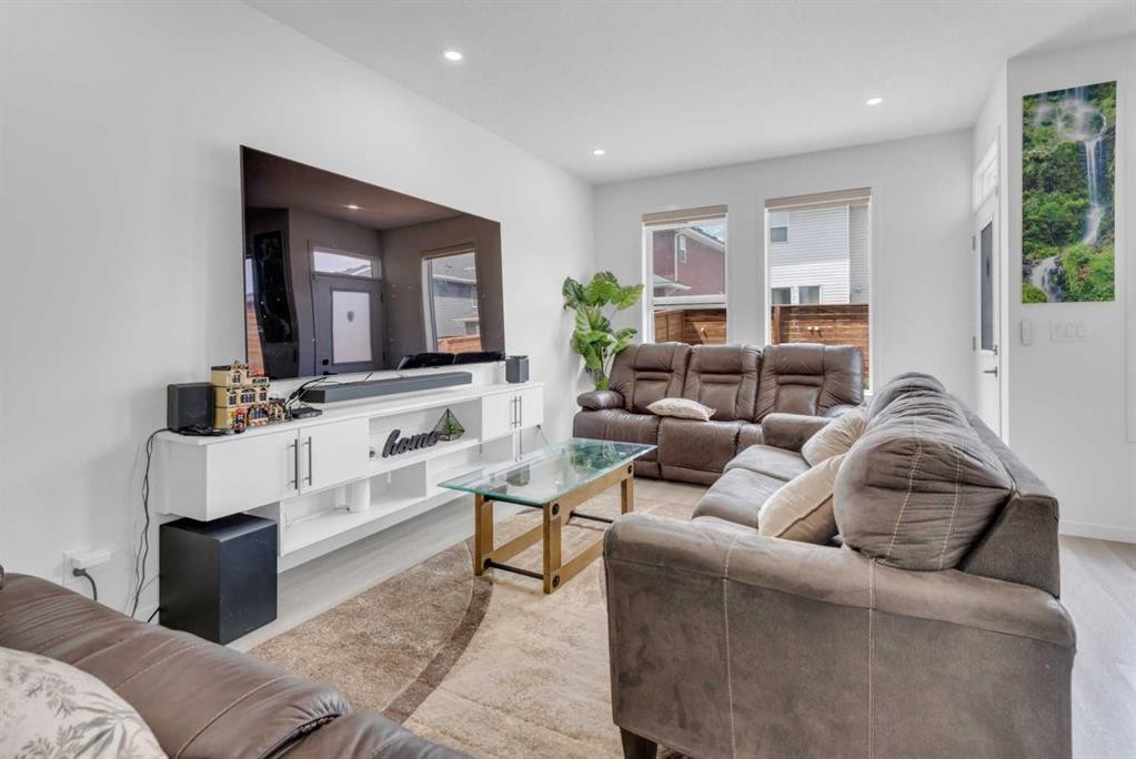 41 Copperhead Road Se, Calgary, AB - Indoor Photo Showing Living Room
