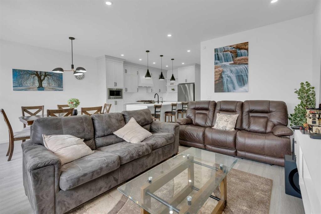41 Copperhead Road Se, Calgary, AB - Indoor Photo Showing Living Room