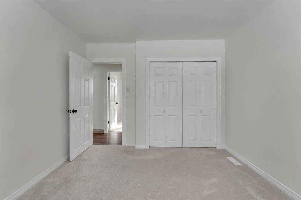 4824 Claret Street Nw, Calgary, AB - Indoor Photo Showing Other Room