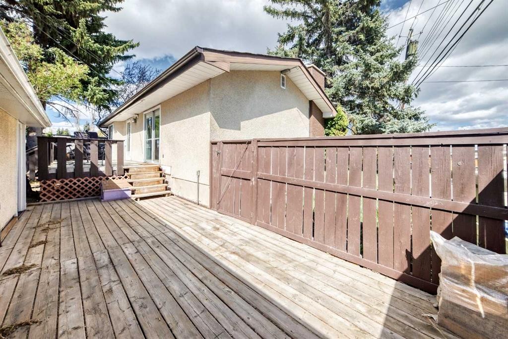 5007 Vallance Crescent Nw, Calgary, AB - Outdoor With Deck Patio Veranda With Exterior