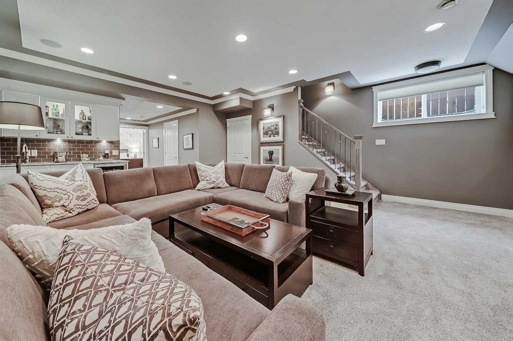 3629 1A Street Sw, Calgary, AB - Indoor Photo Showing Living Room