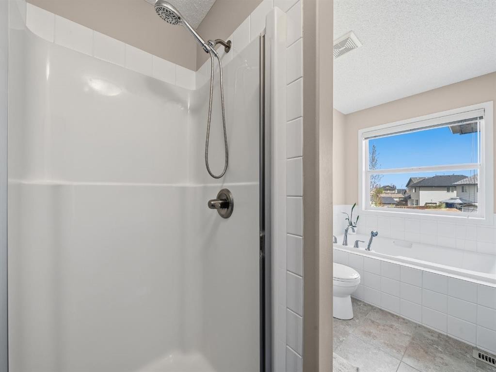 28 Cranberry Lane Se, Calgary, AB - Indoor Photo Showing Bathroom