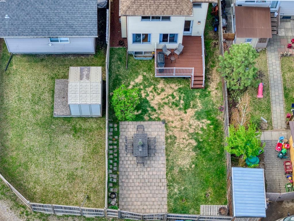 28 Cranberry Lane Se, Calgary, AB - Outdoor