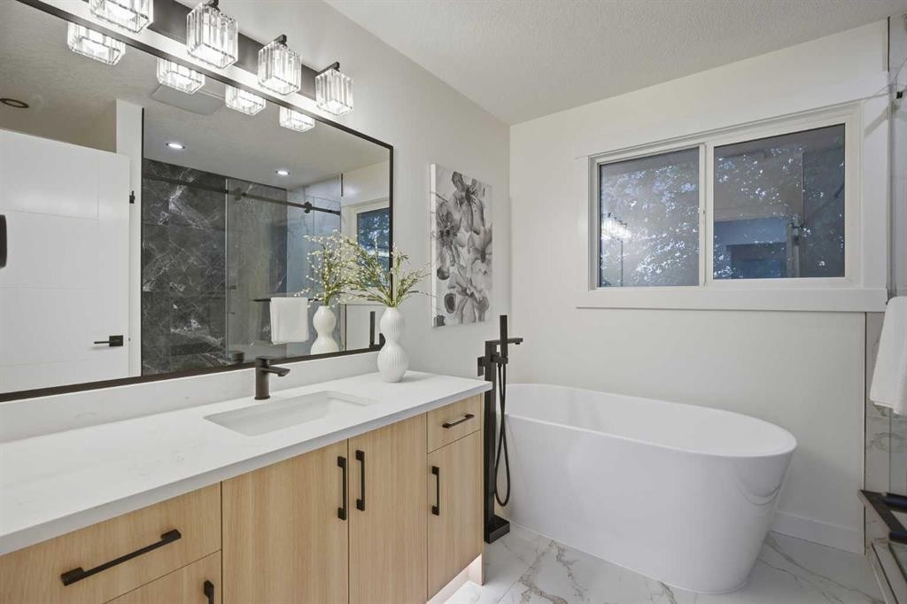 9532 Allison Drive Se, Calgary, AB - Indoor Photo Showing Bathroom