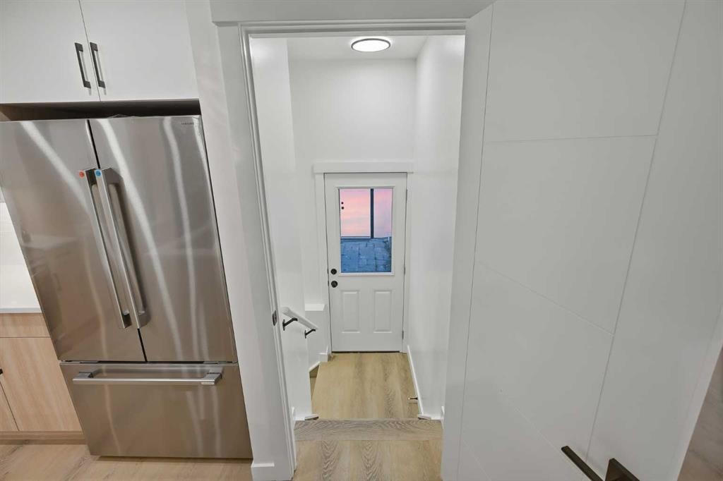 9532 Allison Drive Se, Calgary, AB - Indoor Photo Showing Other Room