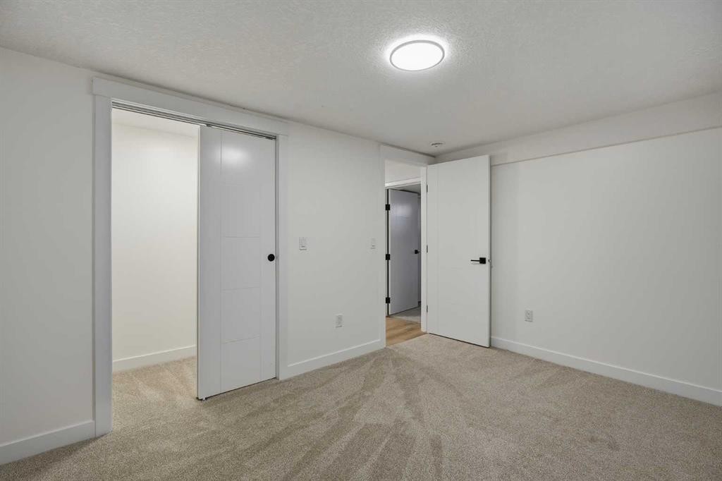 9532 Allison Drive Se, Calgary, AB - Indoor Photo Showing Other Room