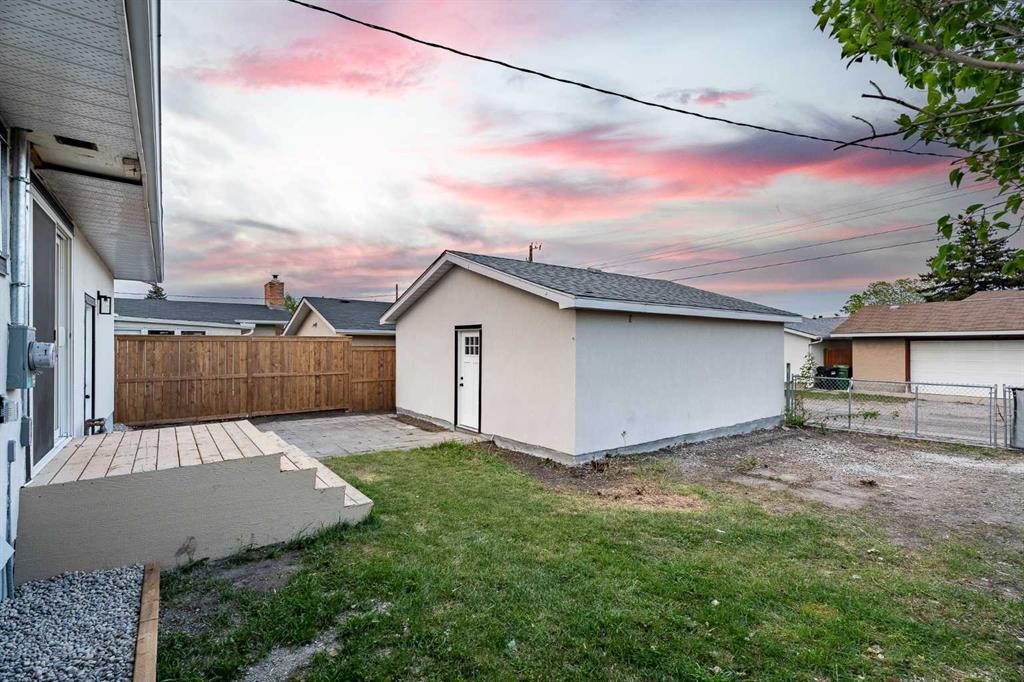 9532 Allison Drive Se, Calgary, AB - Outdoor With Exterior