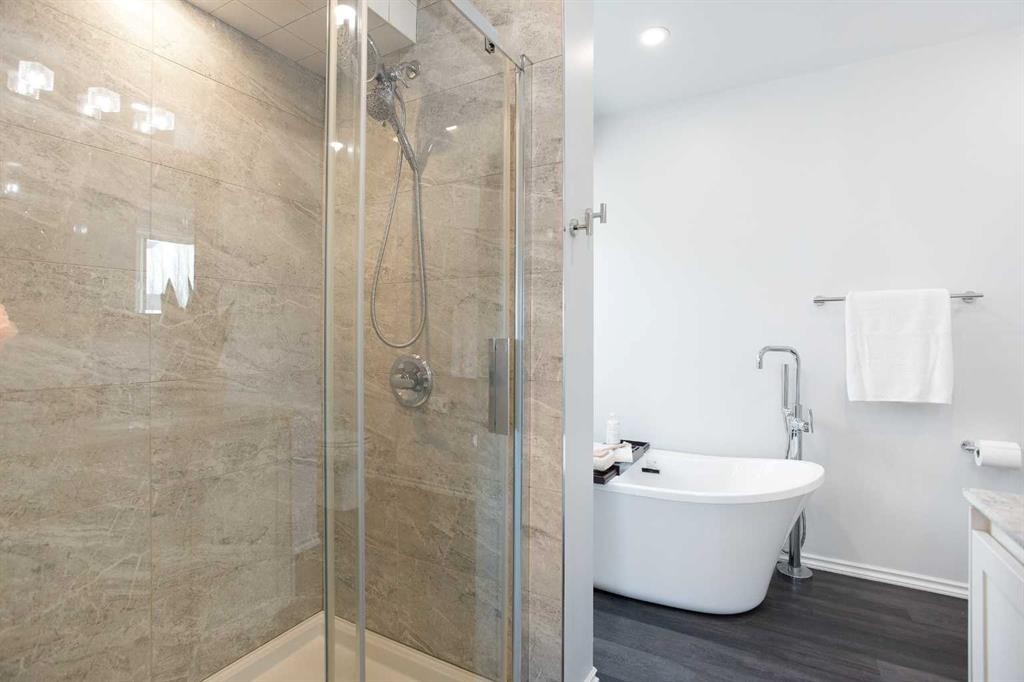 8 Thorndale Close Se, Airdrie, AB - Indoor Photo Showing Bathroom