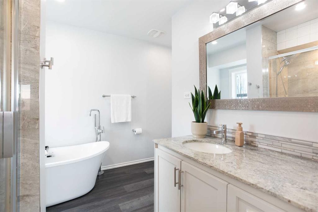 8 Thorndale Close Se, Airdrie, AB - Indoor Photo Showing Bathroom