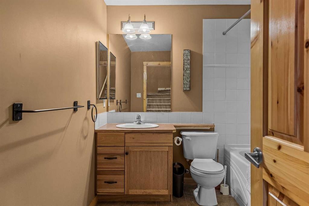 1003-70 Dyrgas Gate, Canmore, AB - Indoor Photo Showing Bathroom