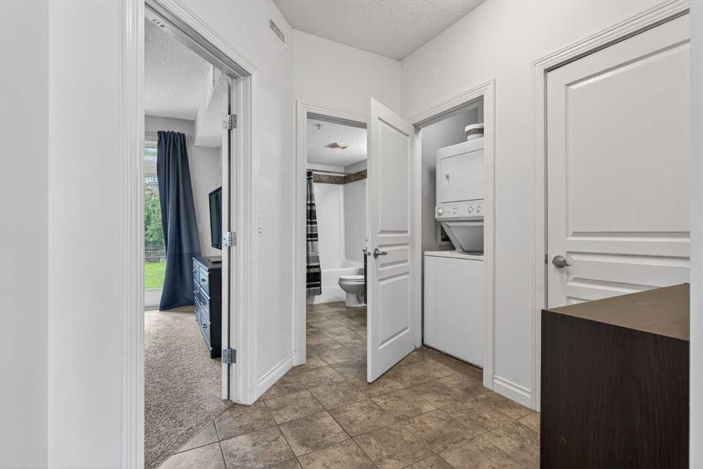 6-108 Rockyledge View Nw, Calgary, AB - Indoor Photo Showing Other Room
