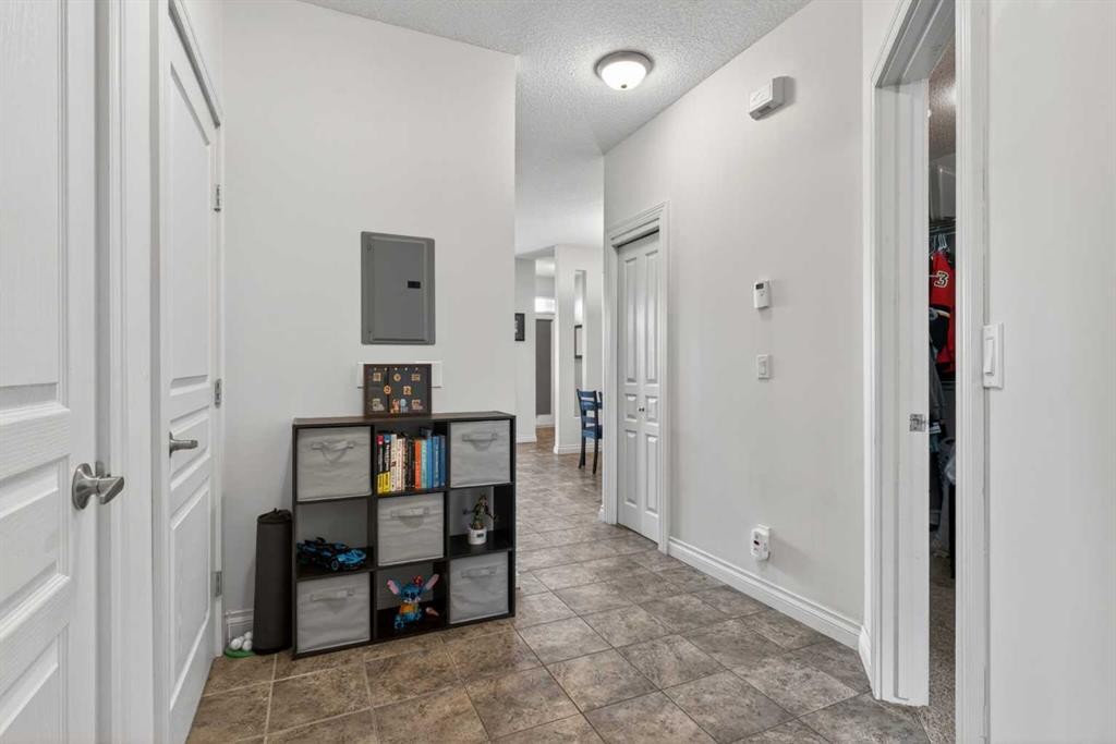 6-108 Rockyledge View Nw, Calgary, AB - Indoor Photo Showing Other Room