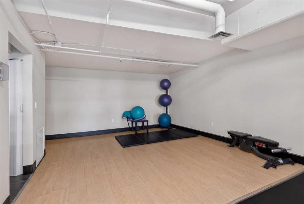 6-108 Rockyledge View Nw, Calgary, AB - Indoor